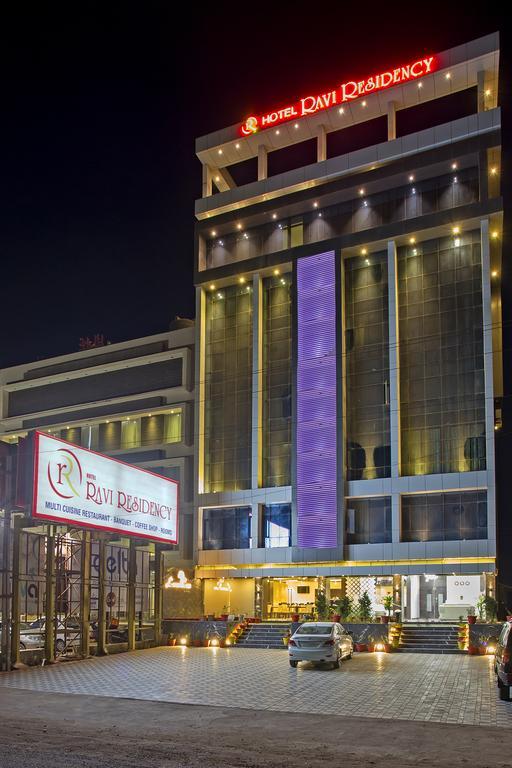 Готель Ravi Residency Morbi Екстер'єр фото