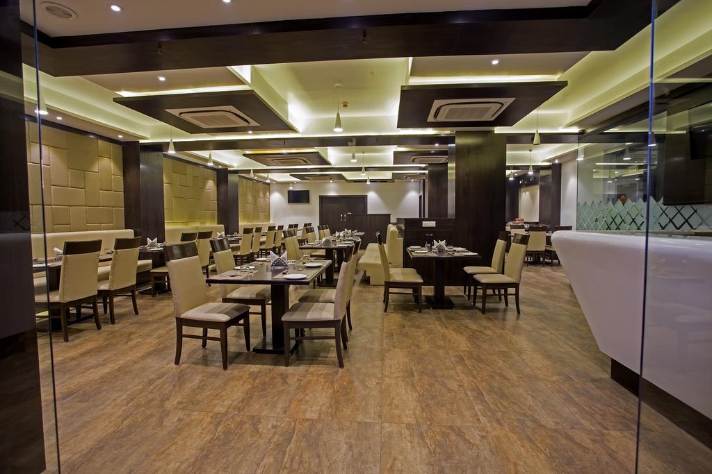 Готель Ravi Residency Morbi Екстер'єр фото